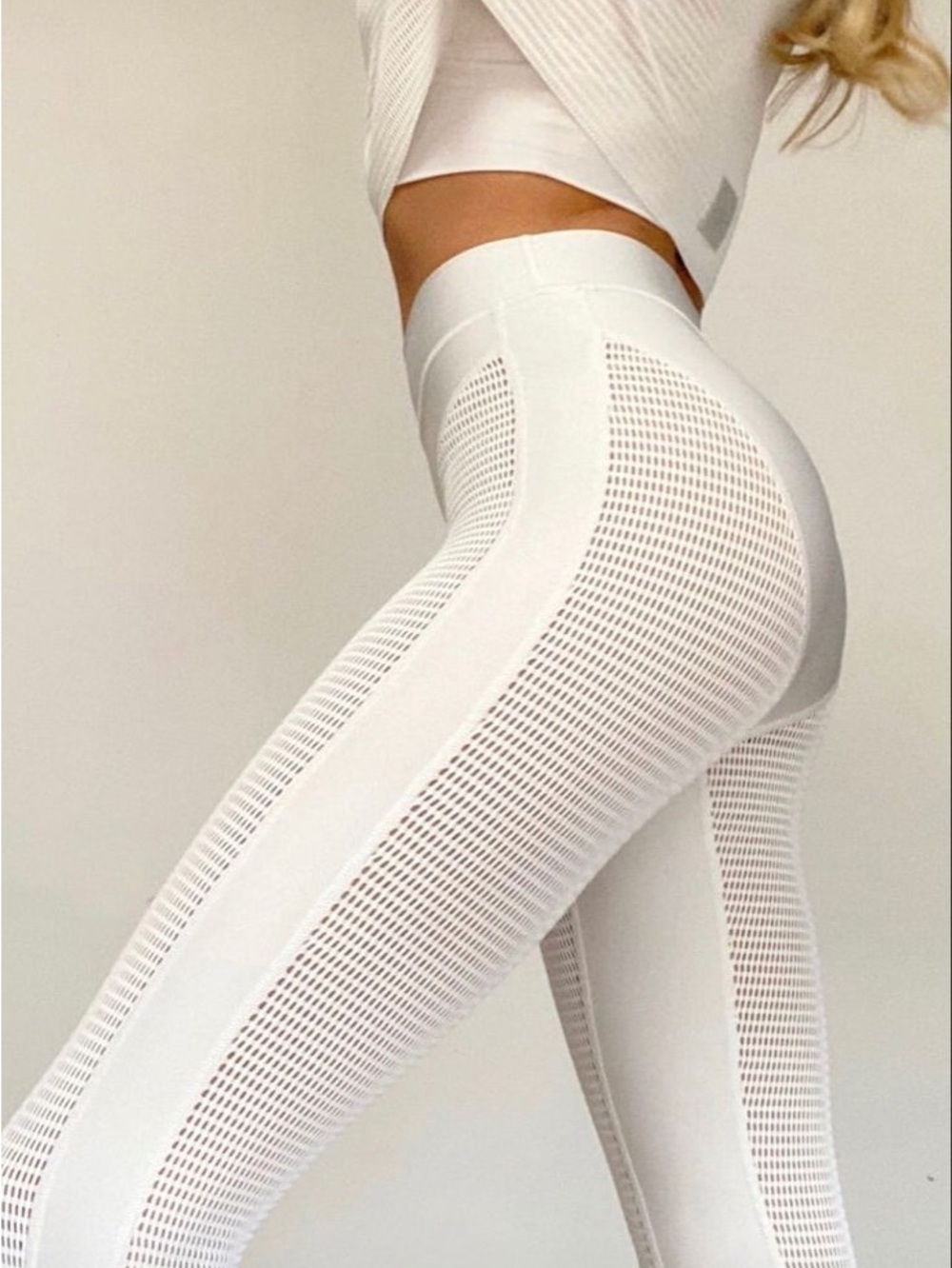(L2) alo ENERGIZE high-waisted leggings, bone color with mesh panels